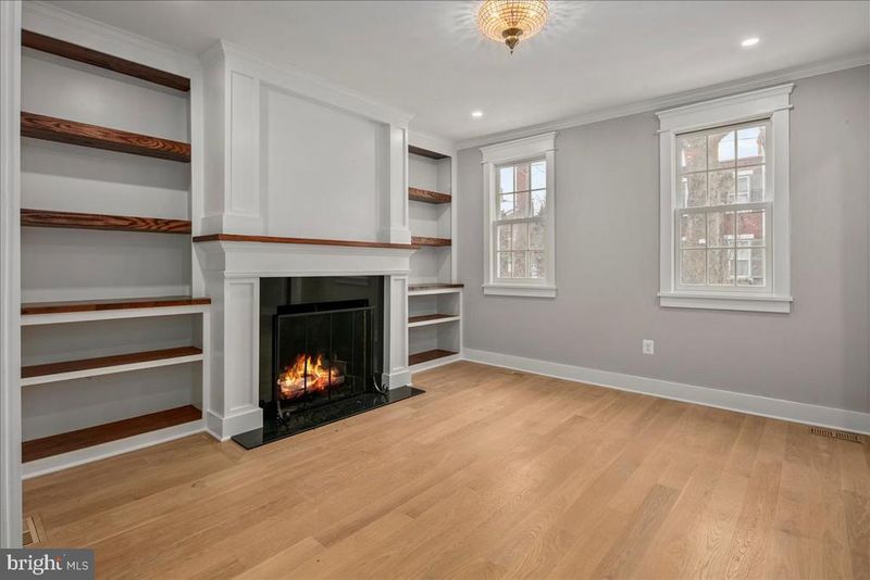 209 Wolfe St, Alexandria, VA 22314