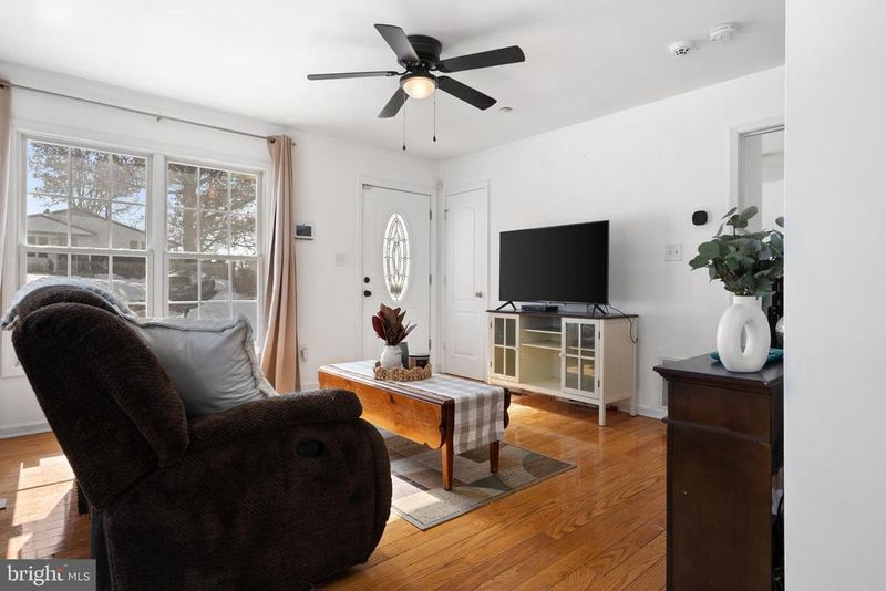 11 W I St, Brunswick, MD 21716