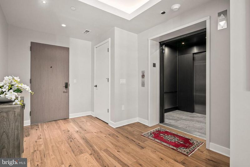 1781 N Pierce St #802, Arlington, VA 22209