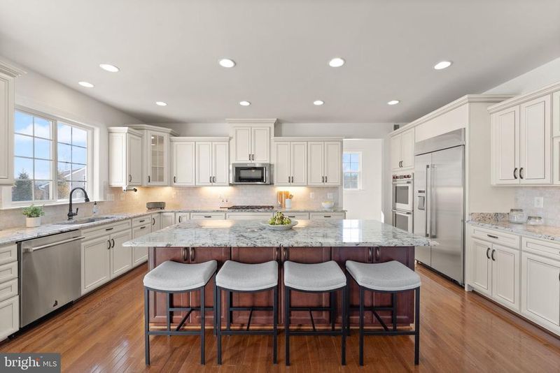 23180 River Highlands Ct, Leesburg, VA 20175