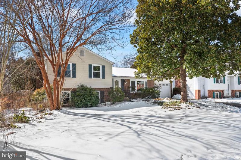 7611 Camp Alger Ave, Falls Church, VA 22042