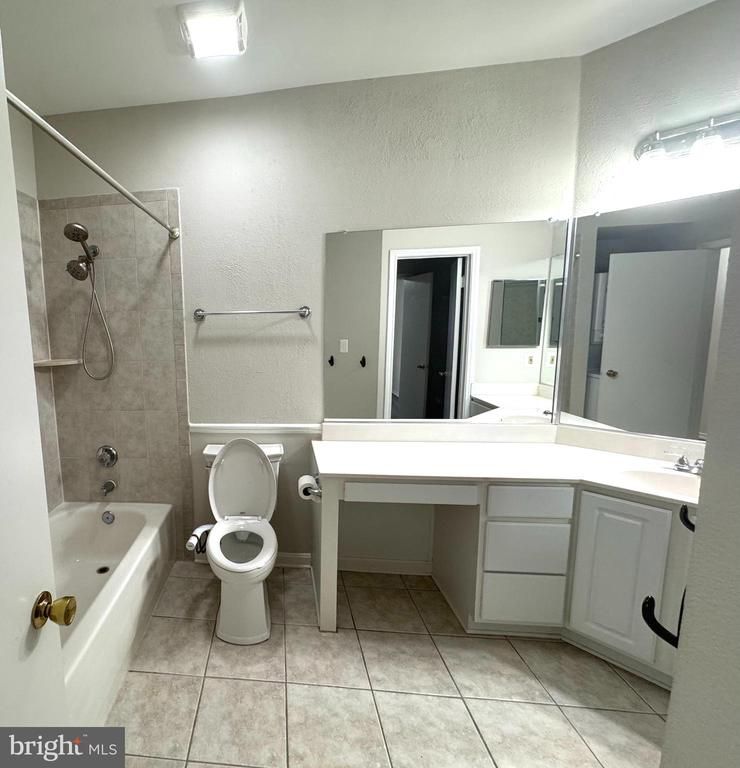 12154 Penderview Ter #1204, Fairfax, VA 22033
