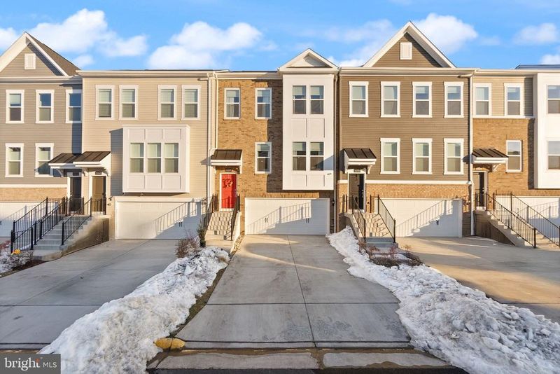 15038 Jaxton Square Ln, Haymarket, VA 20169