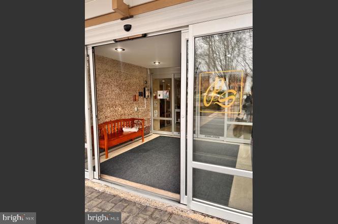 1900 Lyttonsville Rd #717, Silver Spring, MD 20910