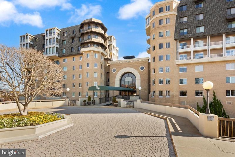 1250 S Washington St #215, Alexandria, VA 22314