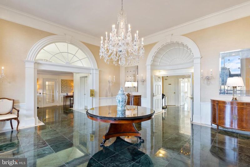1250 S Washington St #215, Alexandria, VA 22314