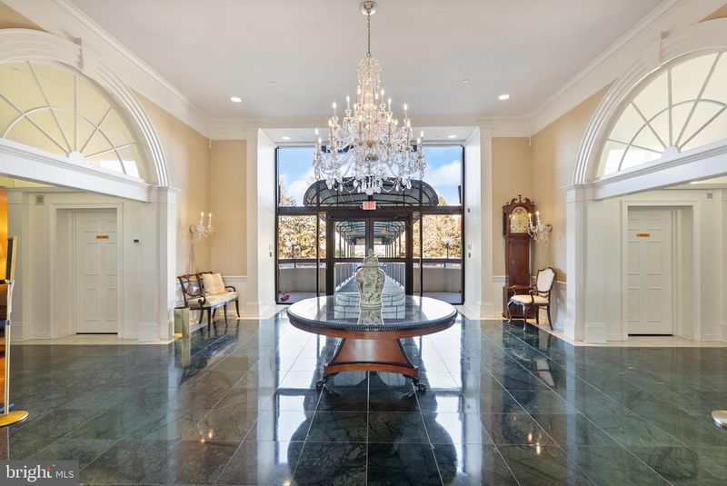 1250 S Washington St #215, Alexandria, VA 22314