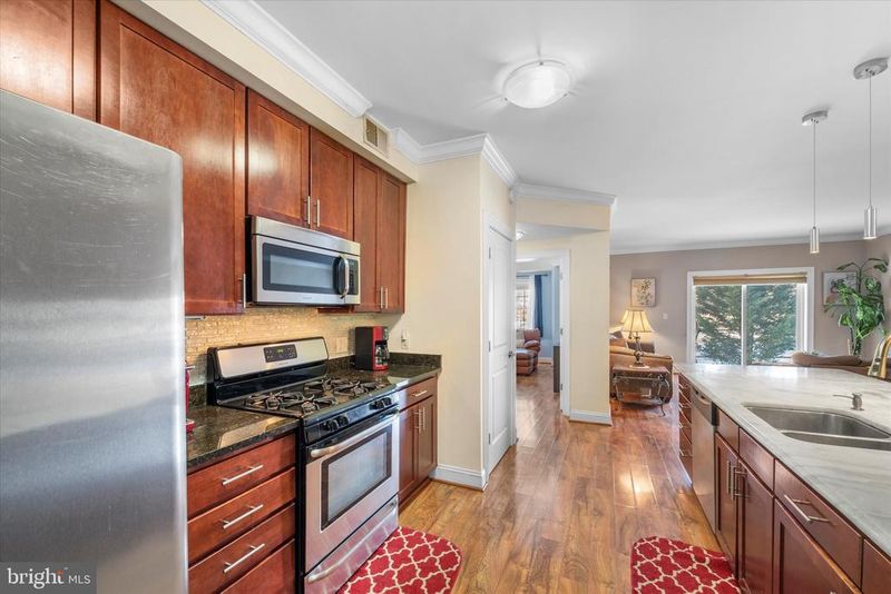 6301 Edsall Rd #112, Alexandria, VA 22312