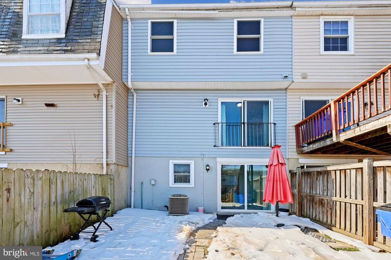 18 Pendleton Ct #10C, Frederick, MD 21701