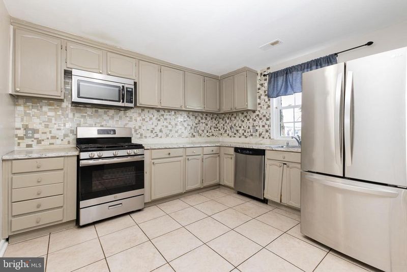 7832 Martha Washington St, Alexandria, VA 22309