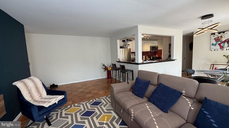 5113 Crossfield Ct #261-7, Rockville, MD 20852