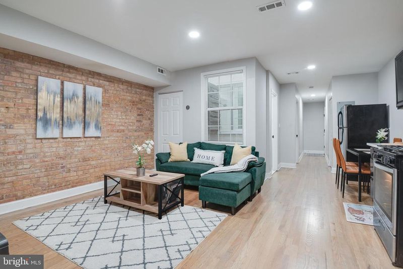 1255 Raum St NE #1, Washington, DC 20002