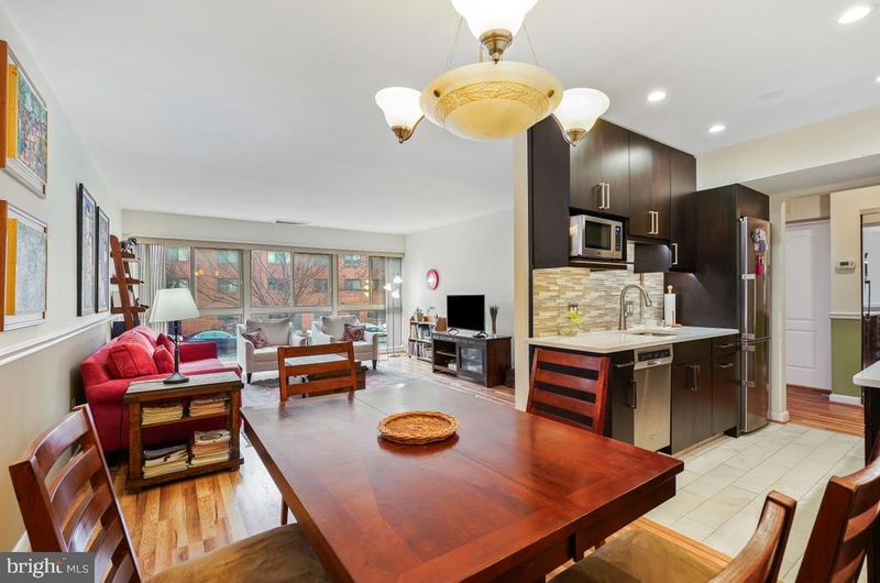 4970 Battery Ln #208, Bethesda, MD 20814