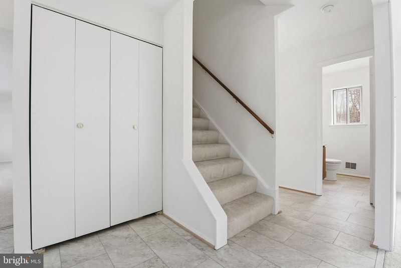 25945 Lasalle Ct, Damascus, MD 20872