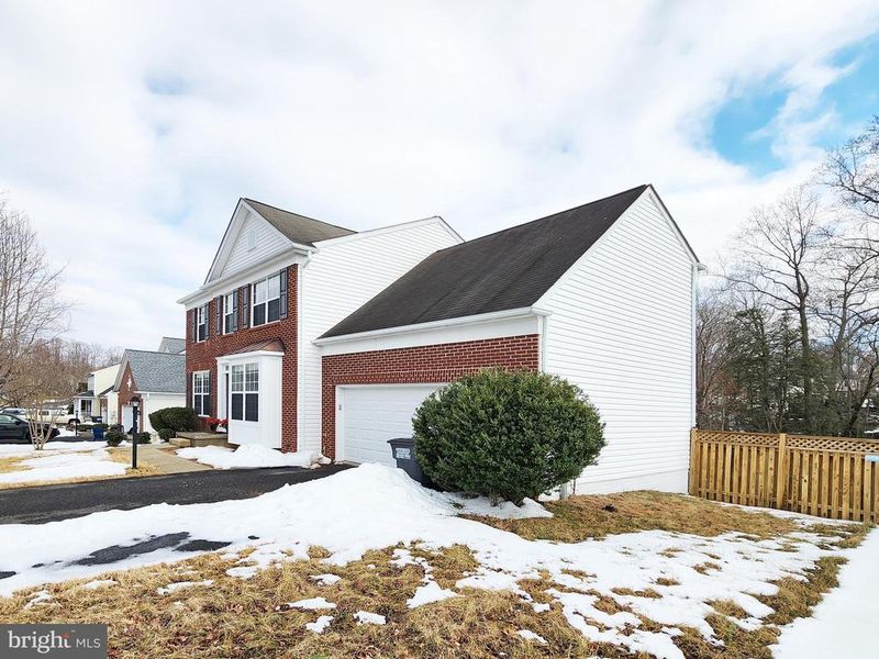 5871 Moonbeam Dr, Woodbridge, VA 22193
