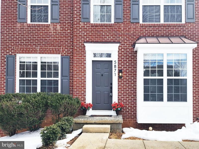 5871 Moonbeam Dr, Woodbridge, VA 22193