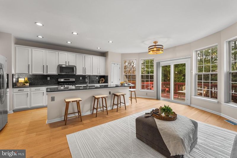 6735 Applemint Ln, Alexandria, VA 22310