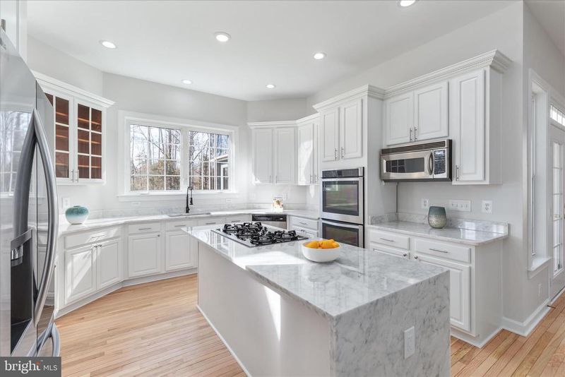 22407 Dolomite Hills Dr, Ashburn, VA 20148