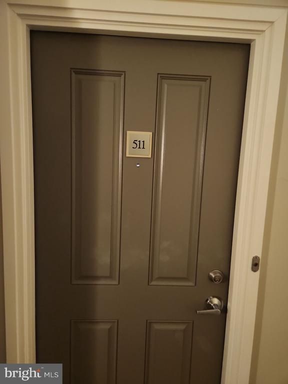 4480 Market Commons Dr #511, Fairfax, VA 22033