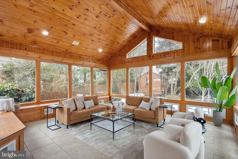 1114 Alden Rd, Alexandria, VA 22308