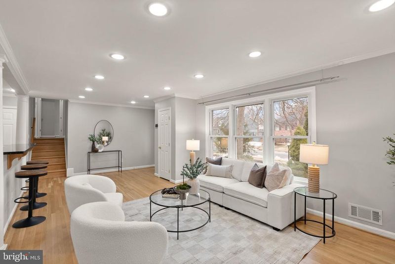 1114 Alden Rd, Alexandria, VA 22308