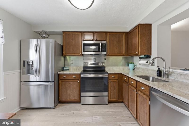 6095 Rock Glen Dr, Elkridge, MD 21075