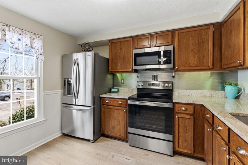 6095 Rock Glen Dr, Elkridge, MD 21075