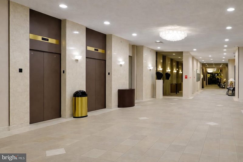 250 S Reynolds St #502, Alexandria, VA 22304