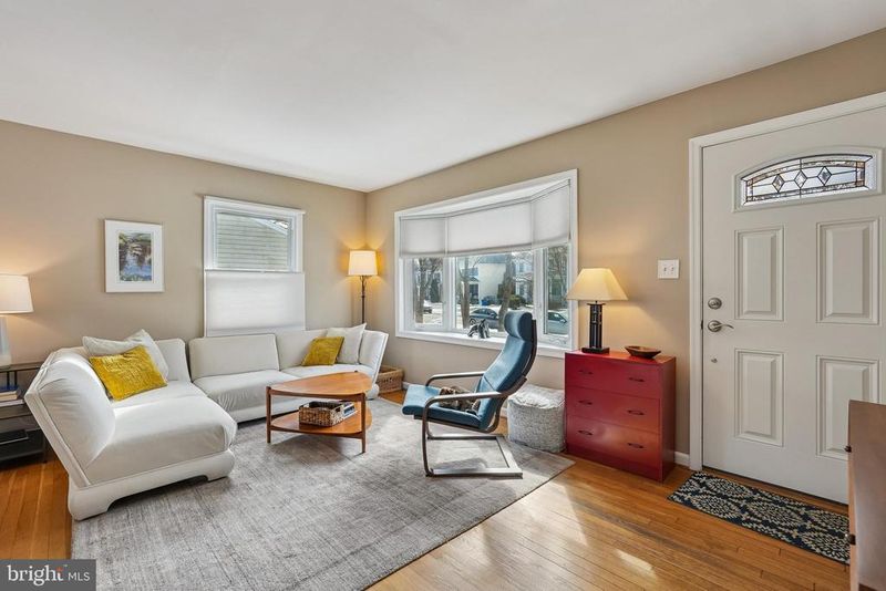 6417 Camrose Ter, Bethesda, MD 20817