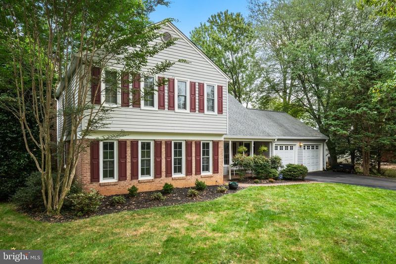 2613 Lemontree Ln, Vienna, VA 22181