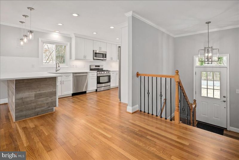 8711 Millbrook Pl, Alexandria, VA 22309