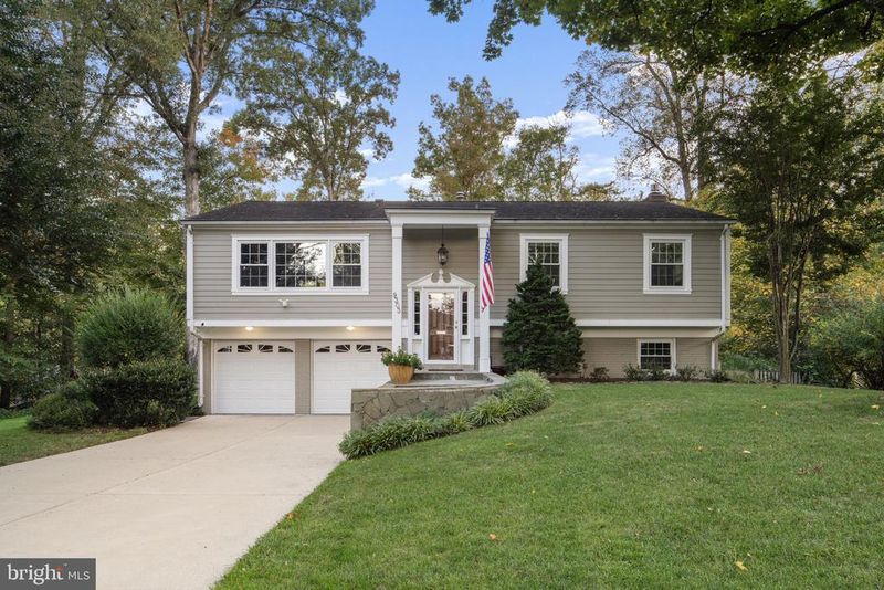 9303 Swinburne Ct, Fairfax, VA 22031