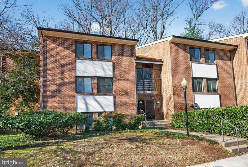 1526 Northgate Sq #11, Reston, VA 20190