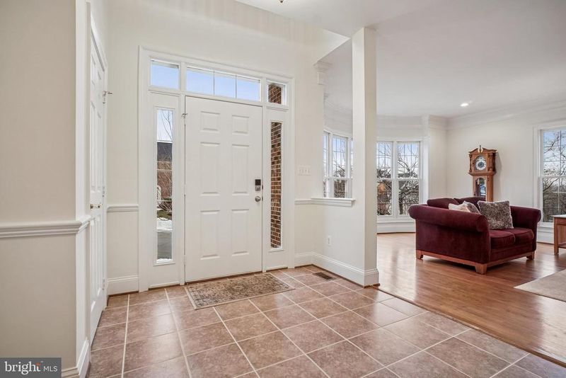 21338 Fairhunt Dr, Ashburn, VA 20148