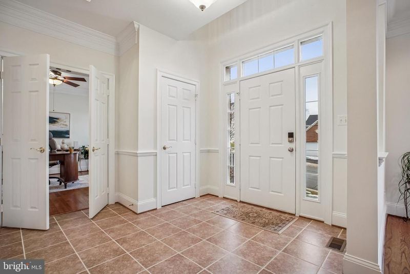 21338 Fairhunt Dr, Ashburn, VA 20148