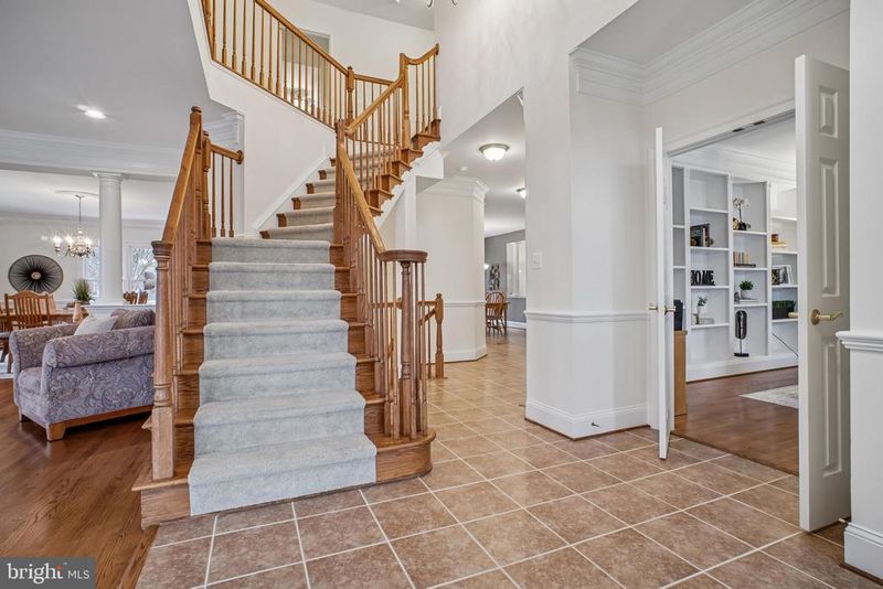 21338 Fairhunt Dr, Ashburn, VA 20148