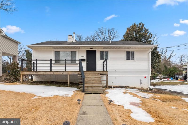 6451 Maplewood Dr, Falls Church, VA 22041