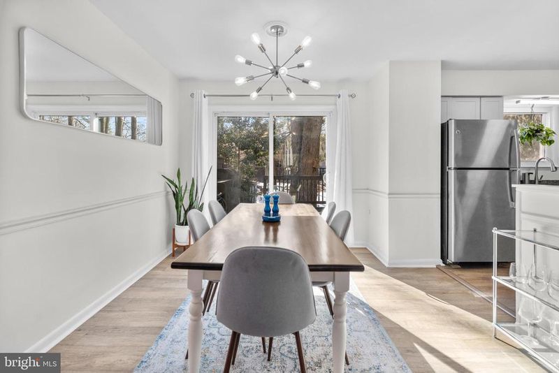 2320 Emerald Heights Ct, Reston, VA 20191