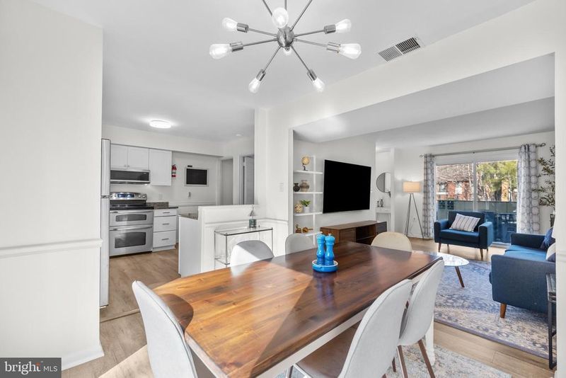 2320 Emerald Heights Ct, Reston, VA 20191