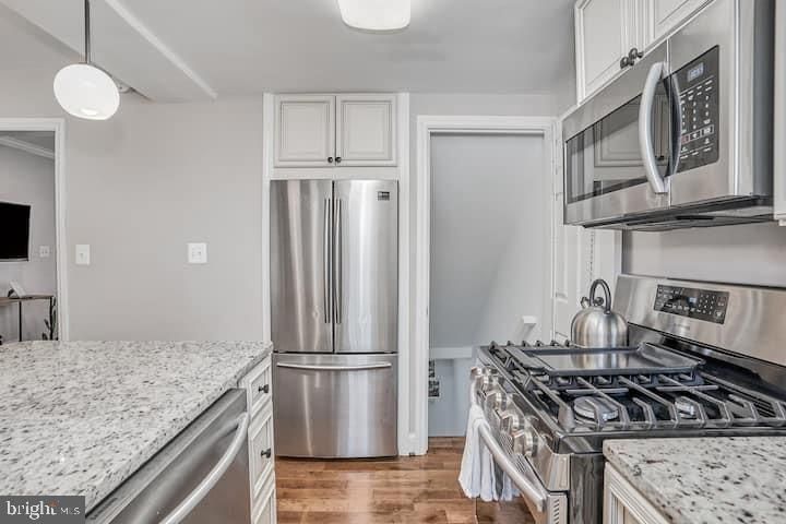 5812 N Kings Hw, Alexandria, VA 22303