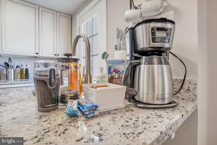 5812 N Kings Hw, Alexandria, VA 22303