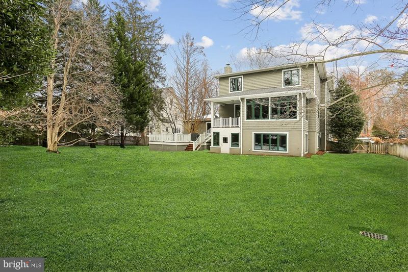 4212 Dresden St, Kensington, MD 20895