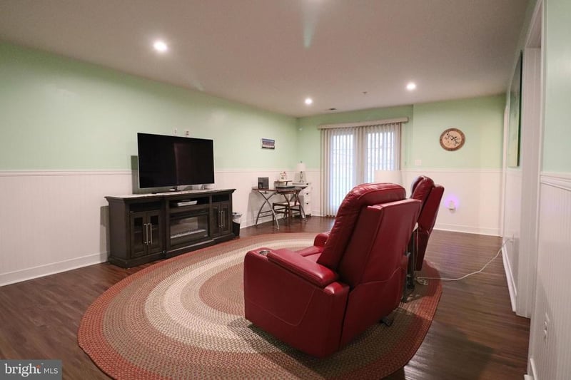 2412 Avondale Overlook Dr, Hyattsville, MD 20782