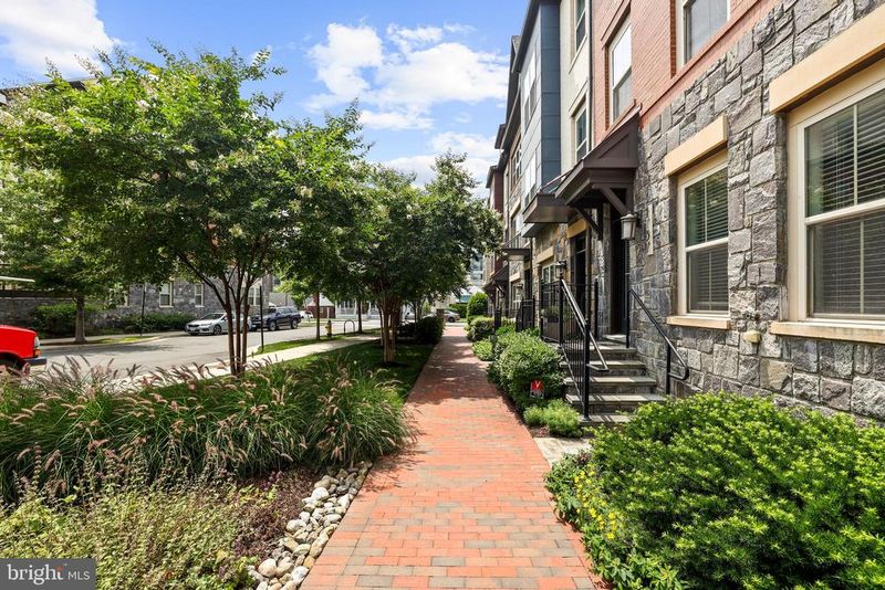 1737 13th St S, Arlington, VA 22204