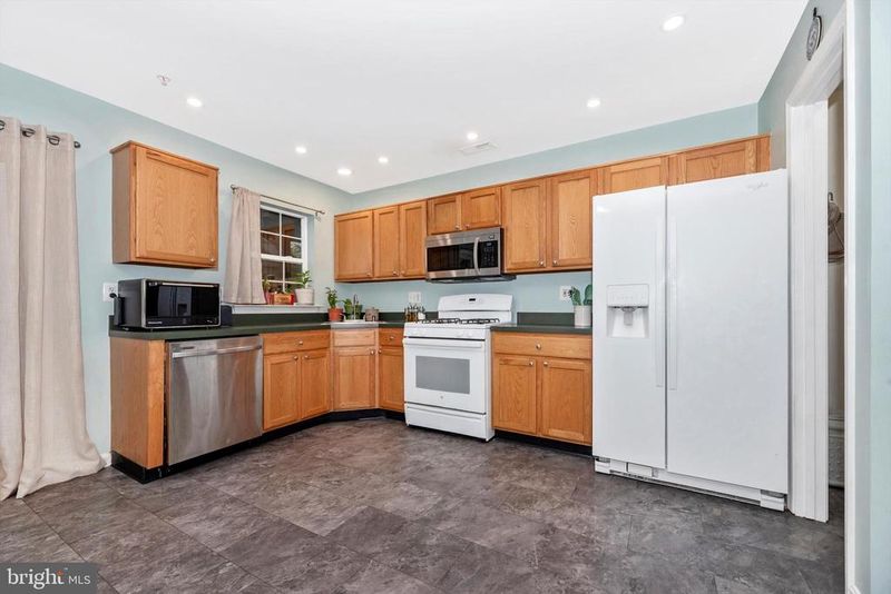 617 Hollowstone Rd, Frederick, MD 21703
