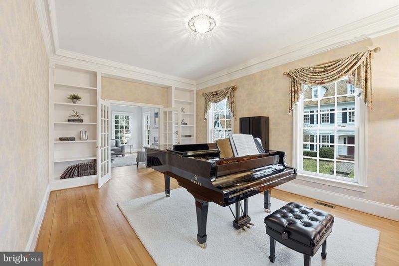 9874 Palace Green Way, Vienna, VA 22181