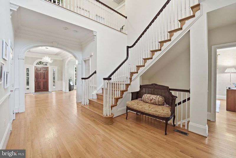 9874 Palace Green Way, Vienna, VA 22181