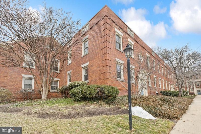 529 Bashford Ln #1, Alexandria, VA 22314