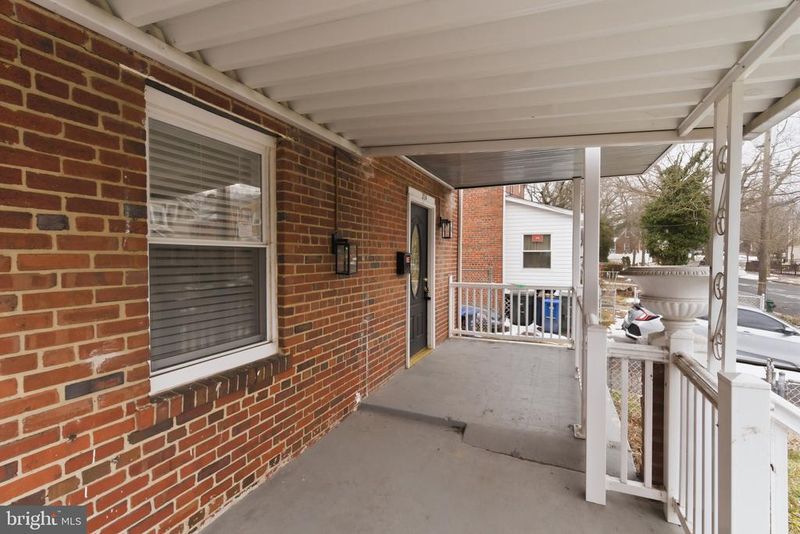 716 Croissant Pl SE, Washington, DC 20019