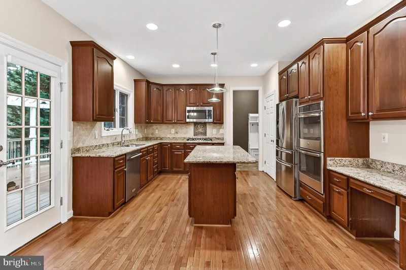 43785 Timberbrooke Pl, Ashburn, VA 20147
